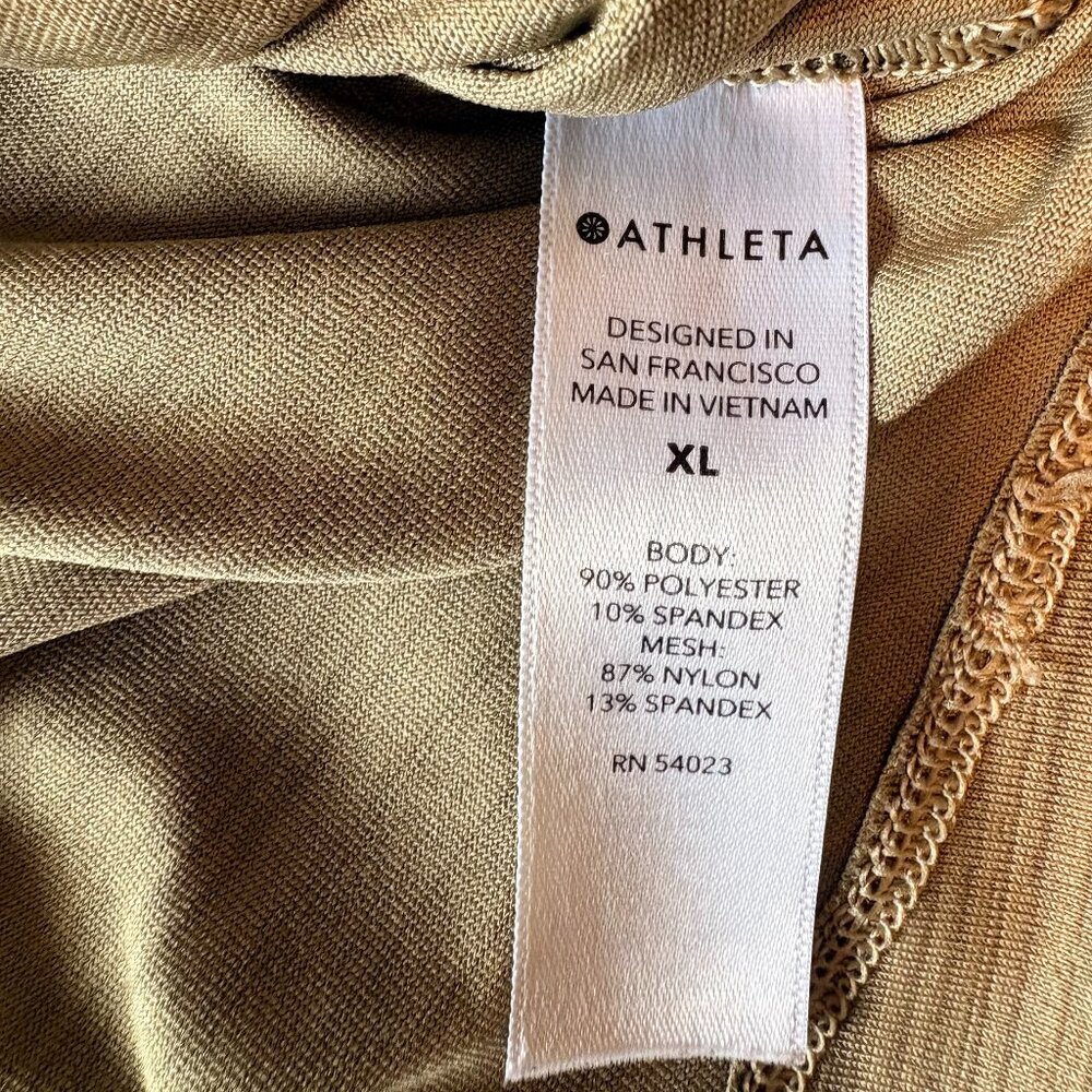 Athleta Pacifica Illume 1/4 Zip XL Olive Green Lightweight Layer Outdoor Yoga - Picture 4 of 7